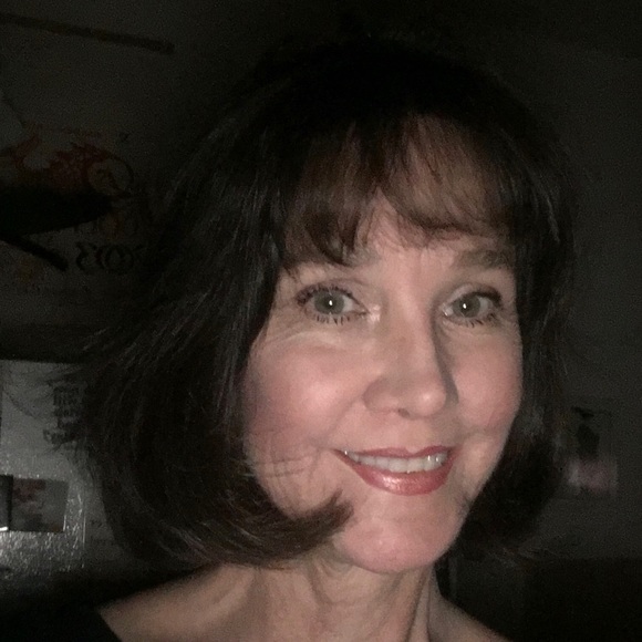 Meet your Posher, Debra - Picture 3 of 3